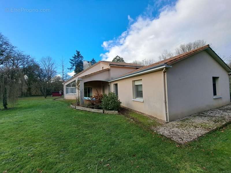 Maison à CELLES-SUR-BELLE