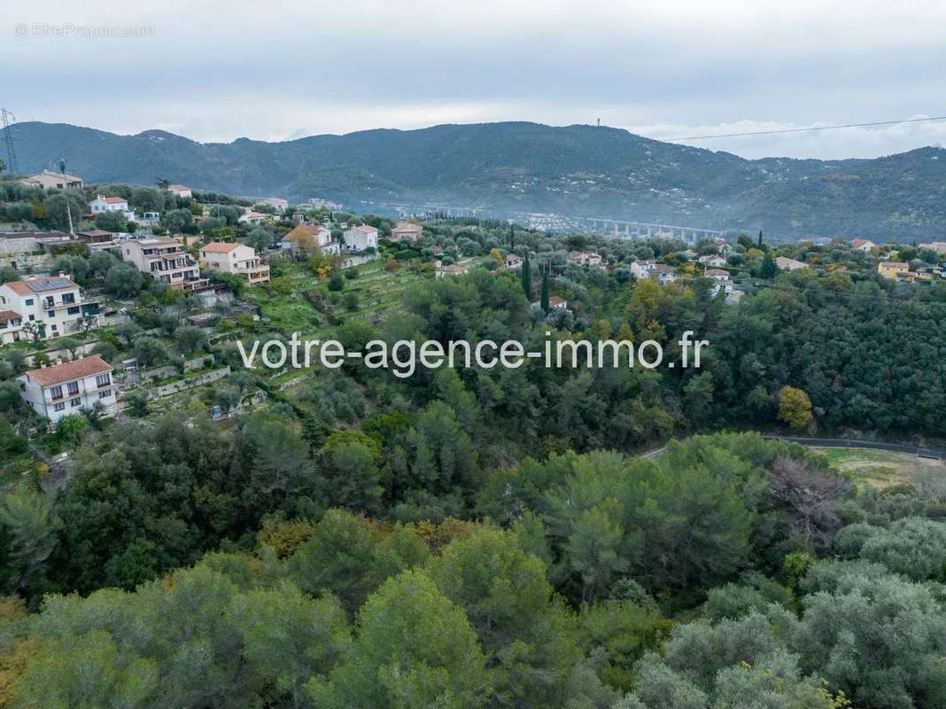 Terrain à SAINT-ANDRE-DE-LA-ROCHE