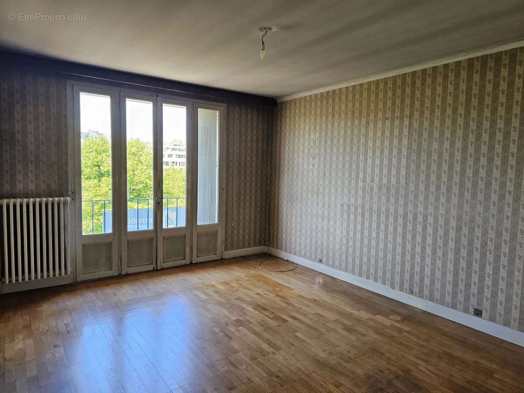 Appartement à LONS-LE-SAUNIER