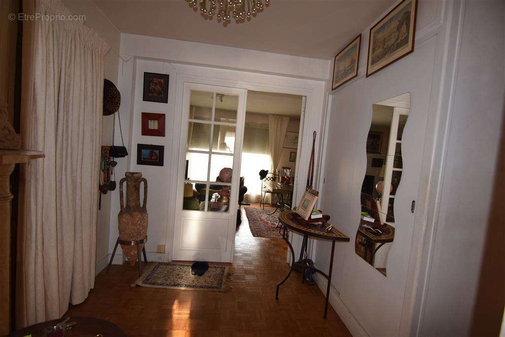 Appartement à SAINT-MAUR-DES-FOSSES