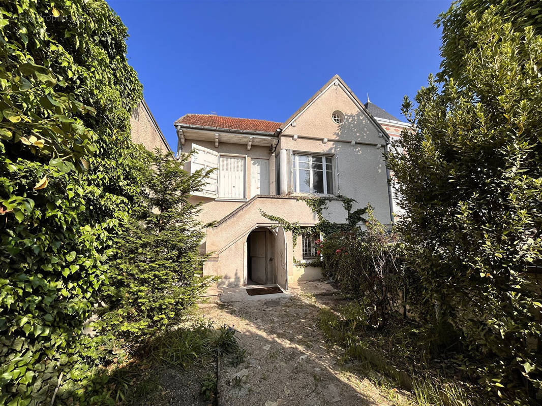 Maison à AUXERRE