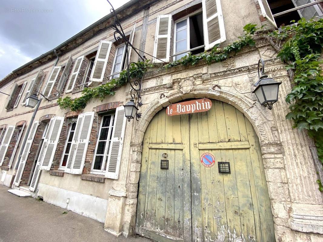 Maison à VILLENEUVE-SUR-YONNE