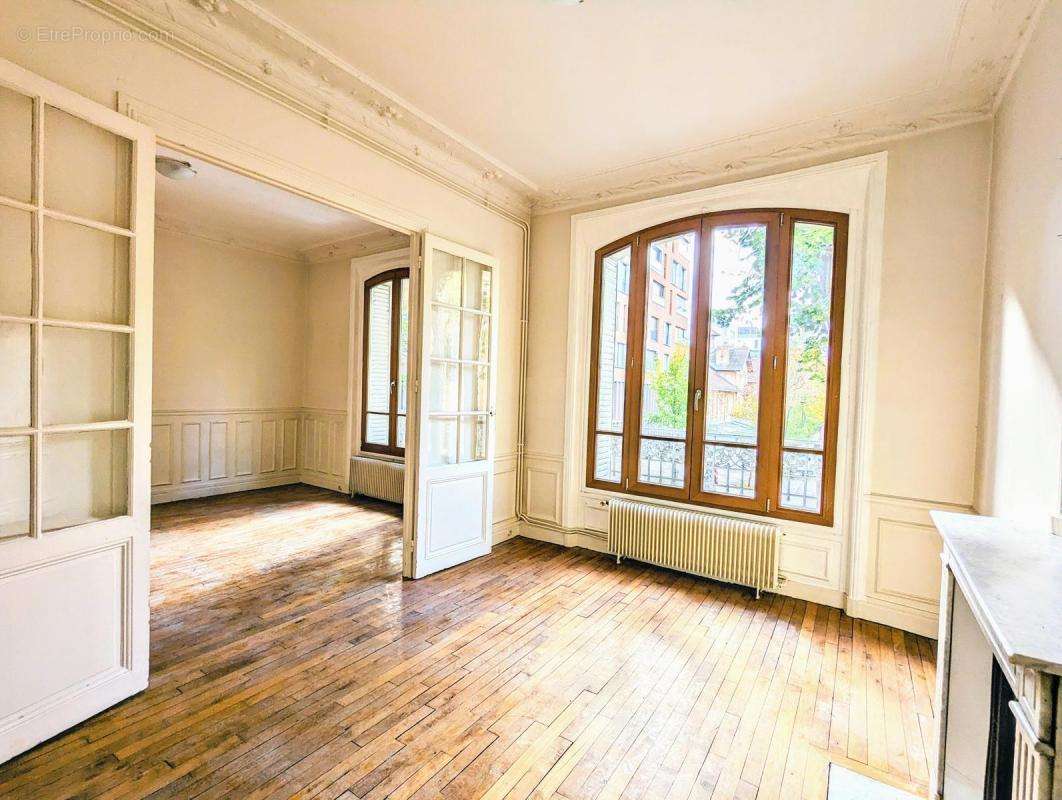 Appartement à PARIS-15E