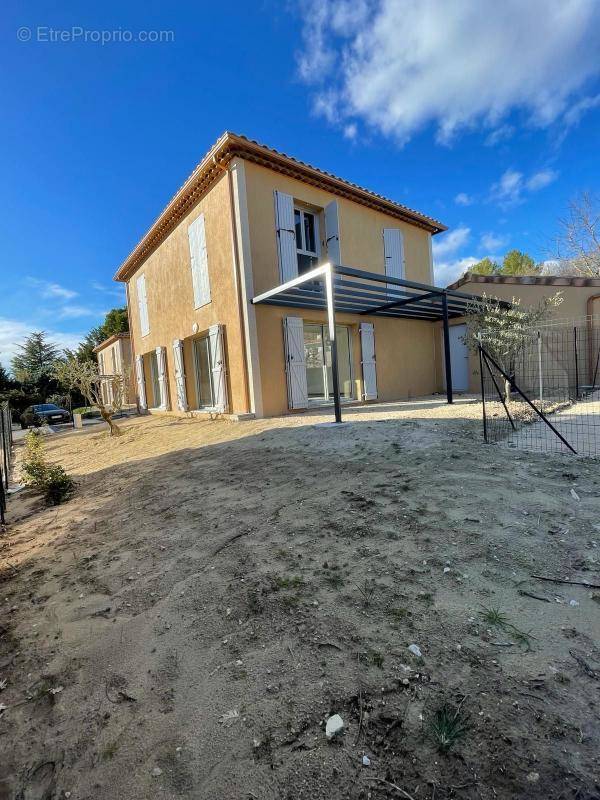 Maison à SAINT-CANNAT