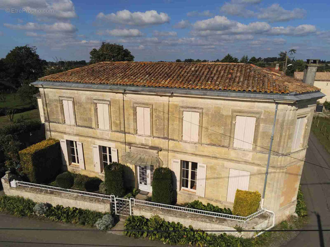 Maison à SAINT-MARTIN-LACAUSSADE