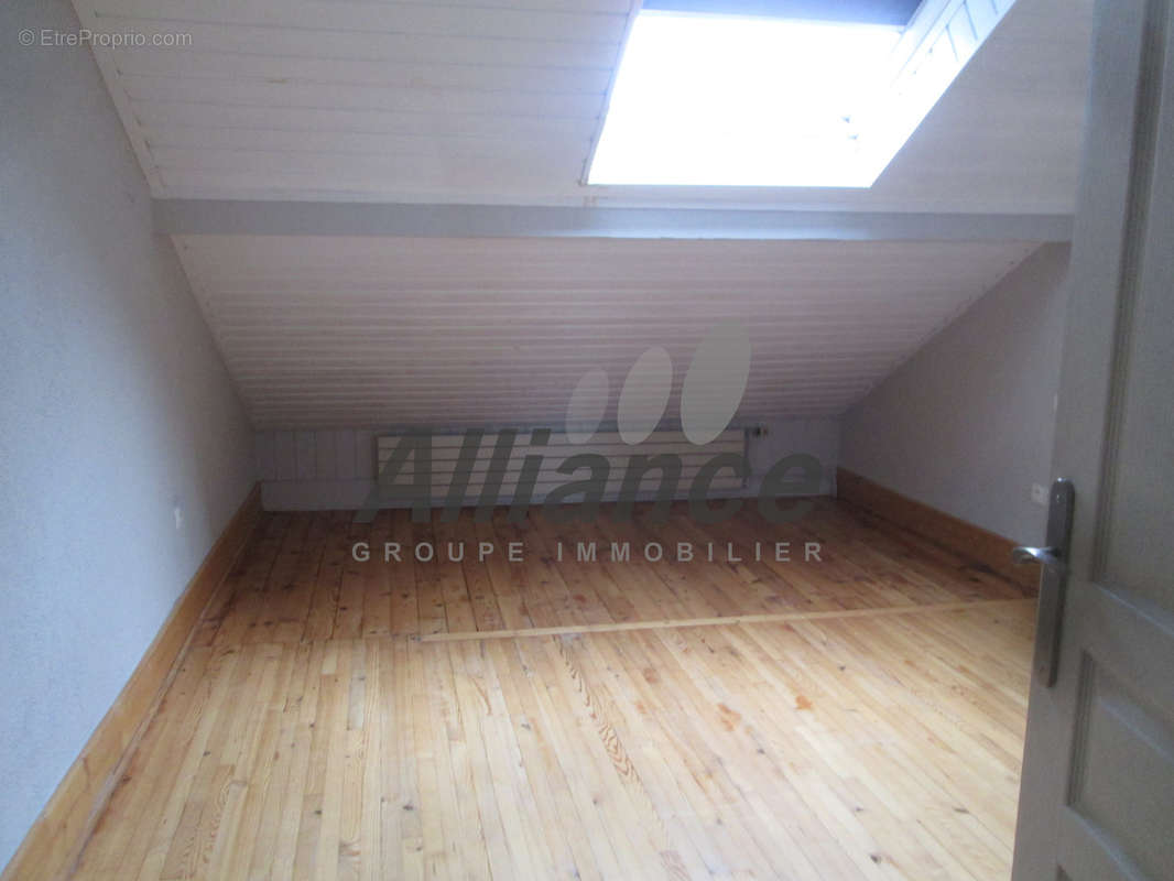 Appartement à LUXEUIL-LES-BAINS