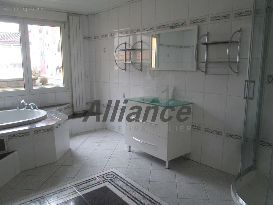 Appartement à LUXEUIL-LES-BAINS