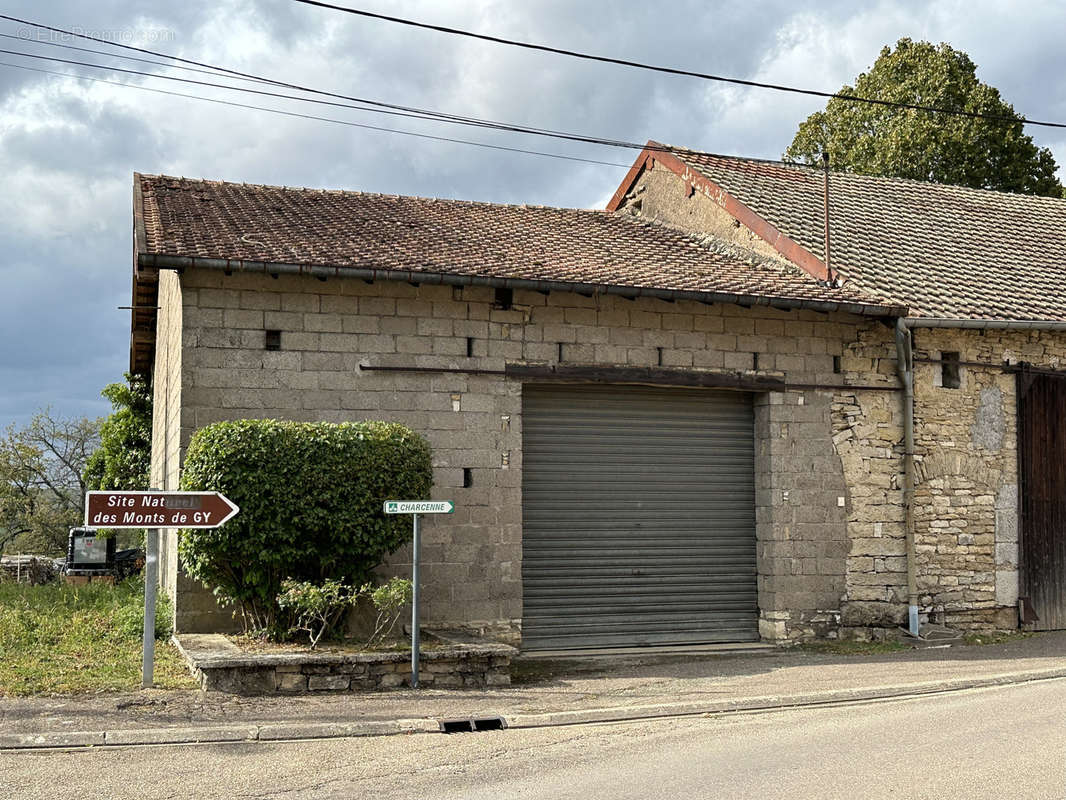 Maison à AVRIGNEY-VIREY