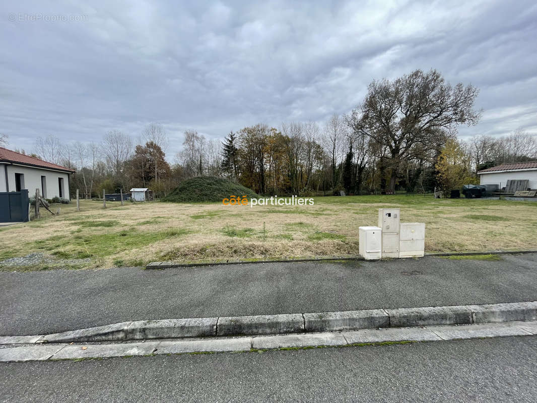 Terrain à TARBES