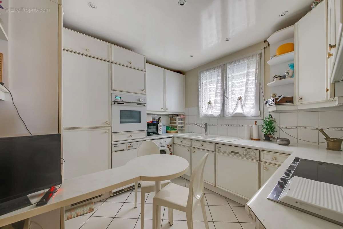 Appartement à PARIS-10E