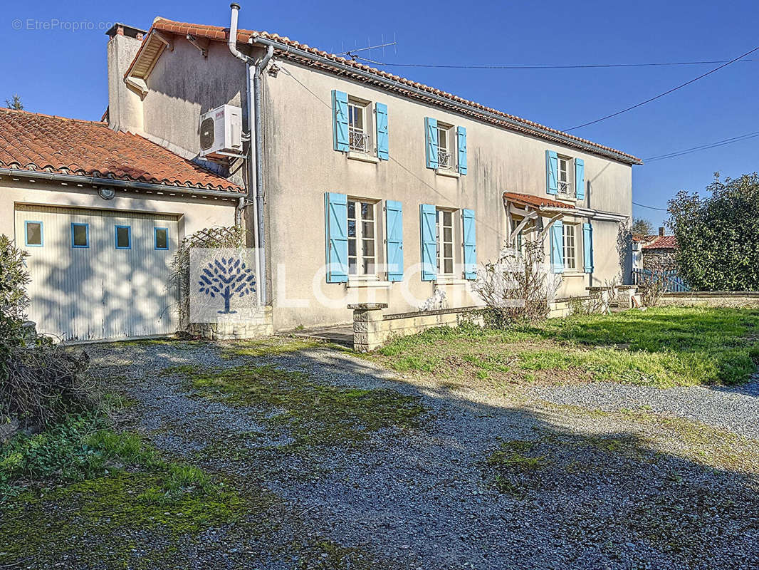 Maison à BRESSUIRE