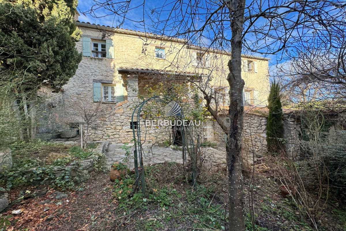 Maison à SAINT-TRINIT