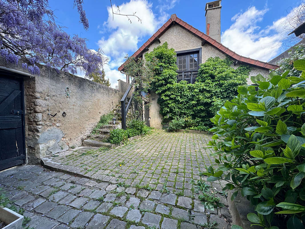 Maison à MONTFORT-L&#039;AMAURY