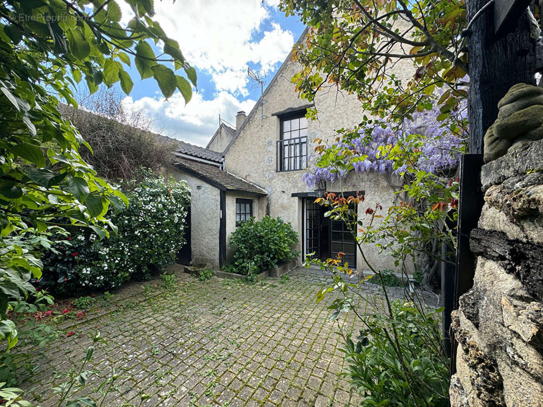 Maison à MONTFORT-L&#039;AMAURY