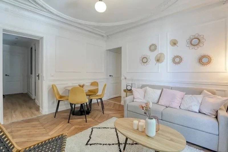 Appartement à PARIS-10E