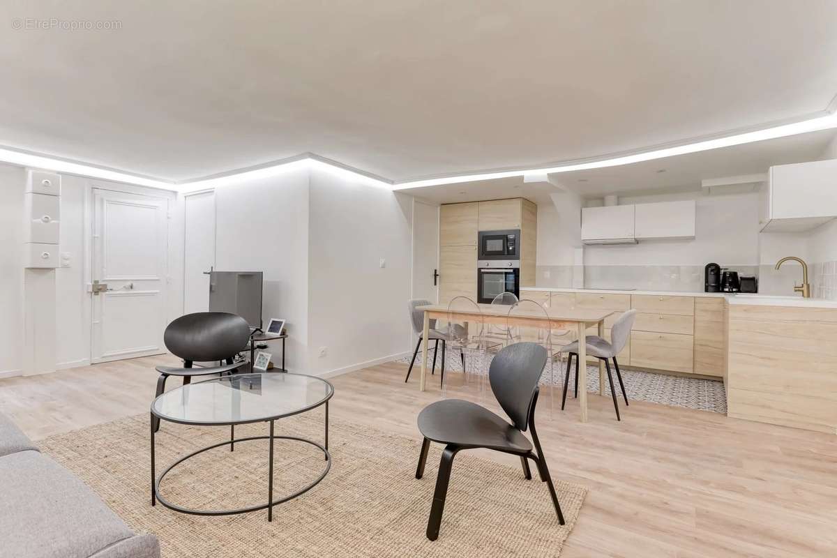 Appartement à PARIS-2E