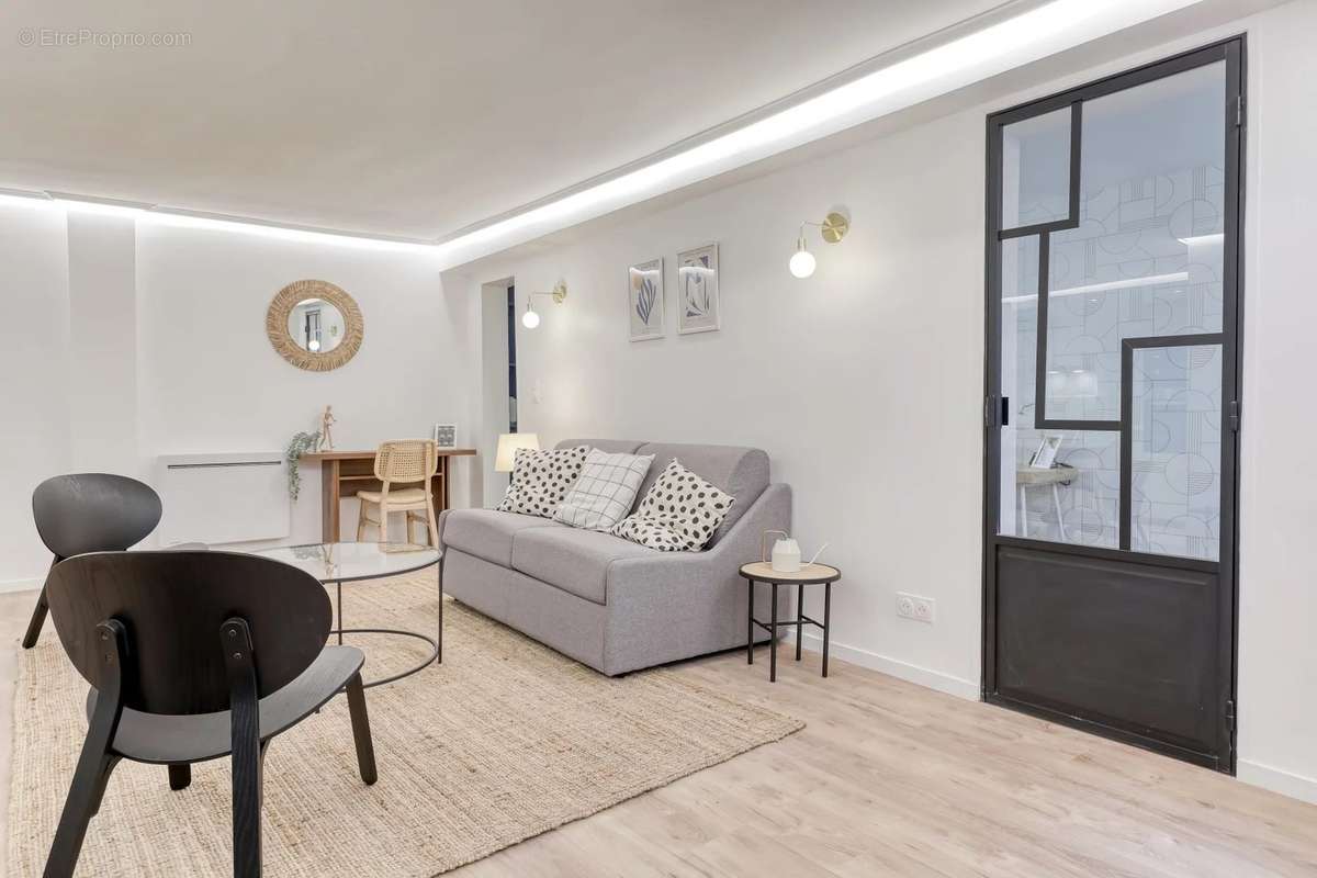 Appartement à PARIS-2E