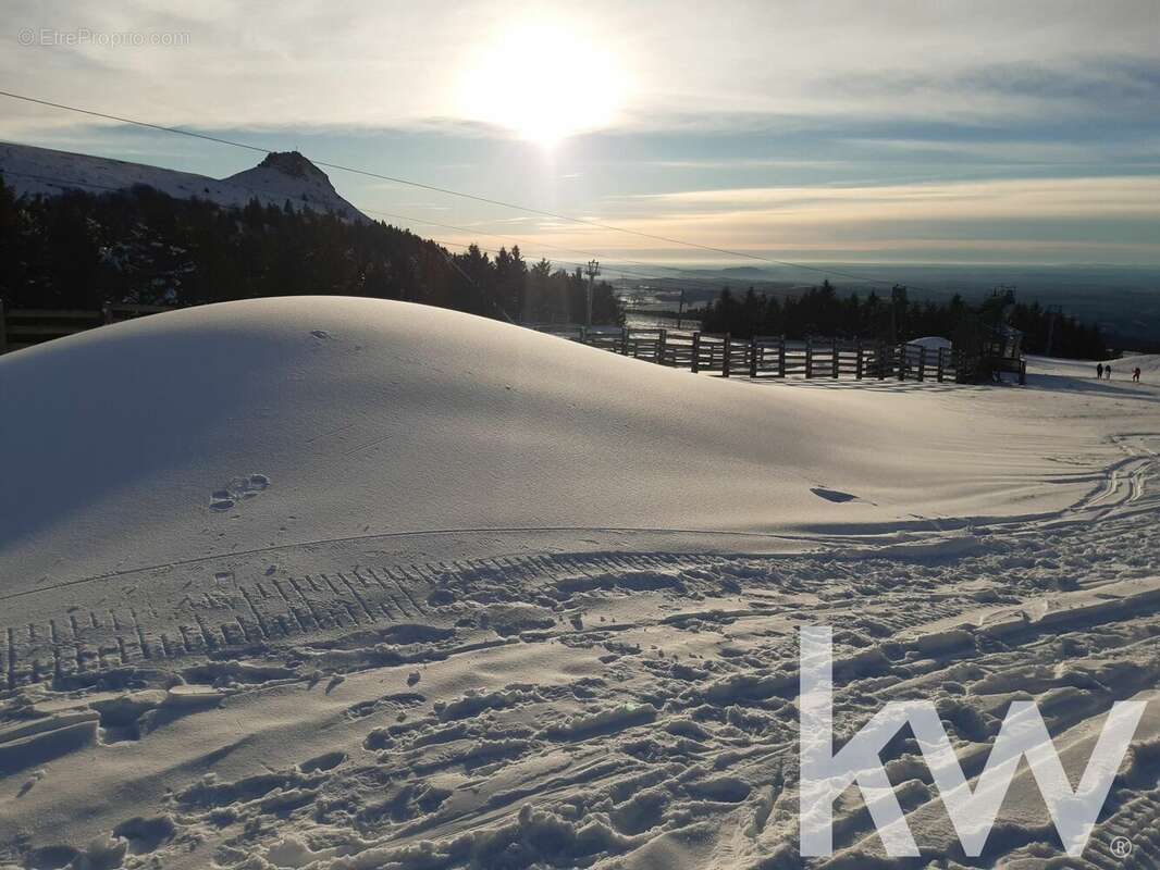 Autre à LA TOUR-D&#039;AUVERGNE