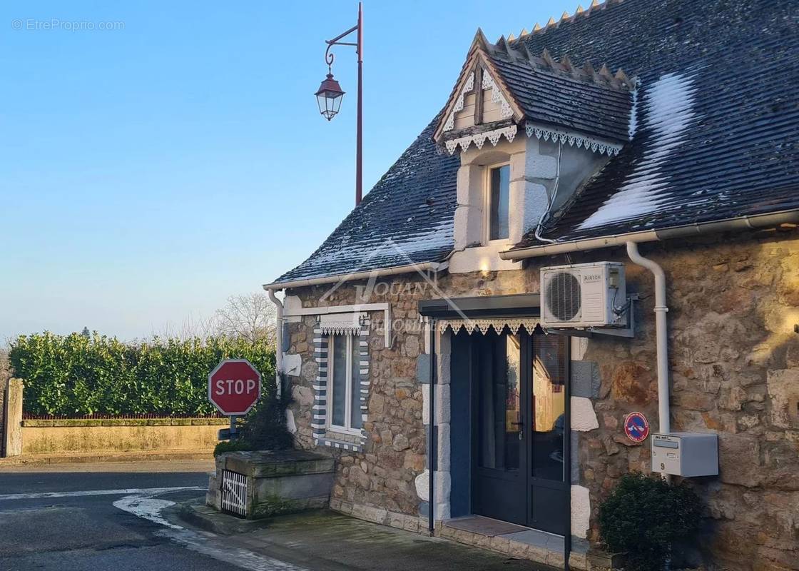 Maison à THENEUILLE