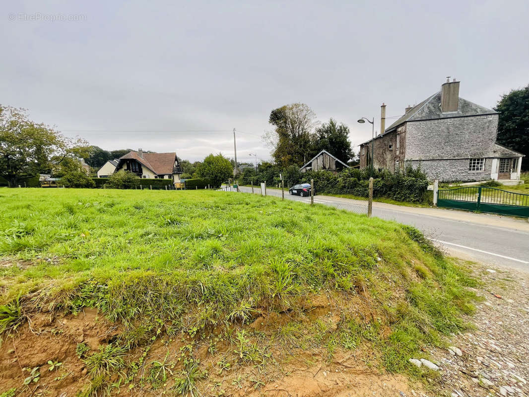 Terrain à SAINT-ROMAIN-DE-COLBOSC