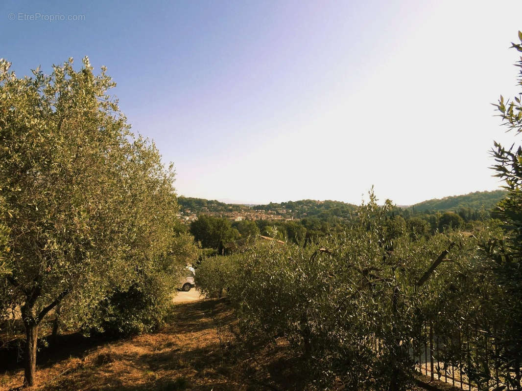 Terrain à VALBONNE