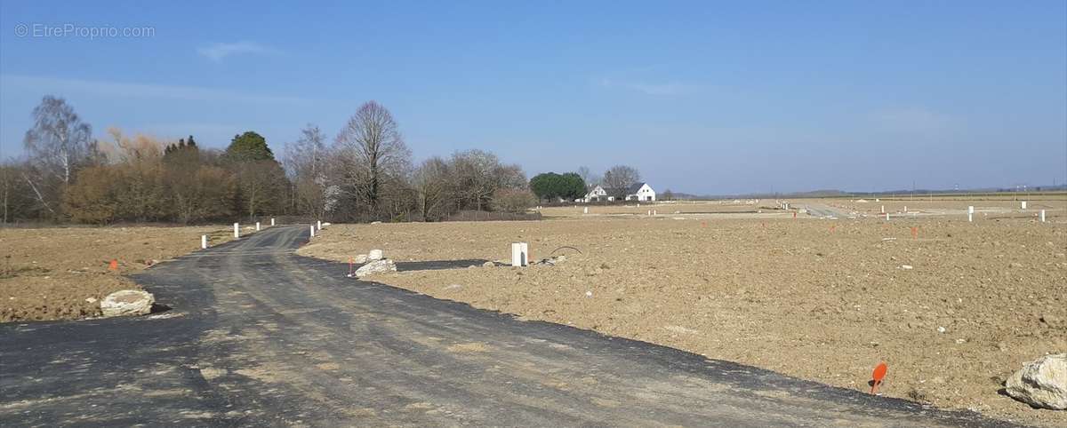 Terrain à NOTRE-DAME-D&#039;OE