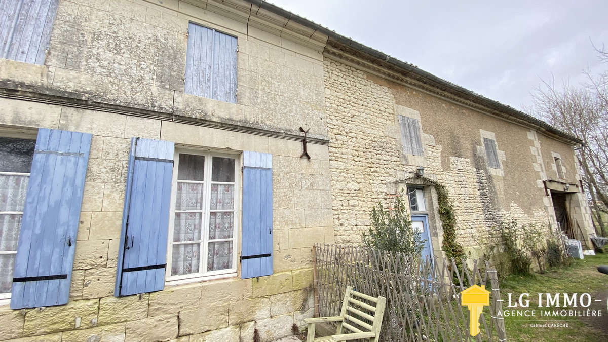 Maison à MORTAGNE-SUR-GIRONDE