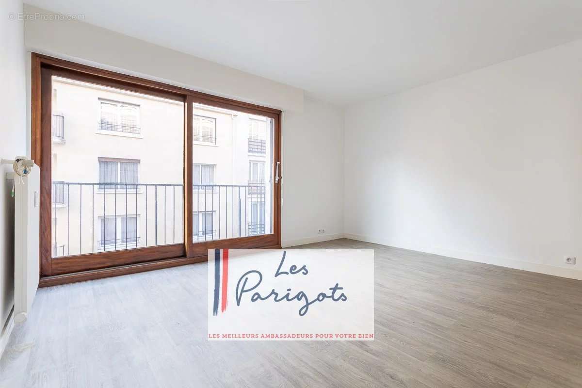 Appartement à PARIS-17E