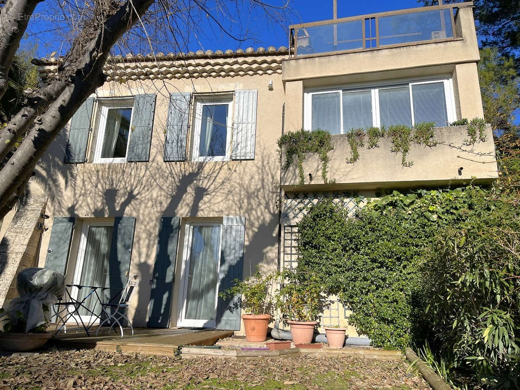 Maison à VILLENEUVE-LES-AVIGNON