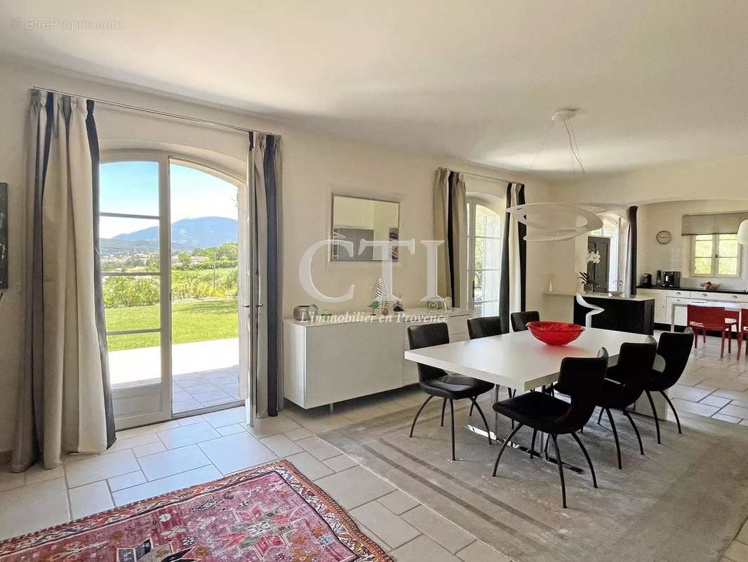 Maison à VAISON-LA-ROMAINE