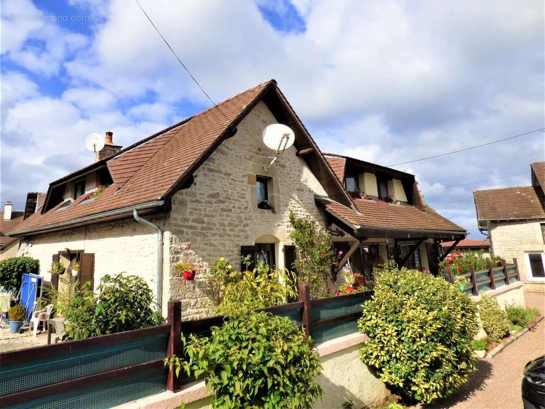 Maison à MONTBARD