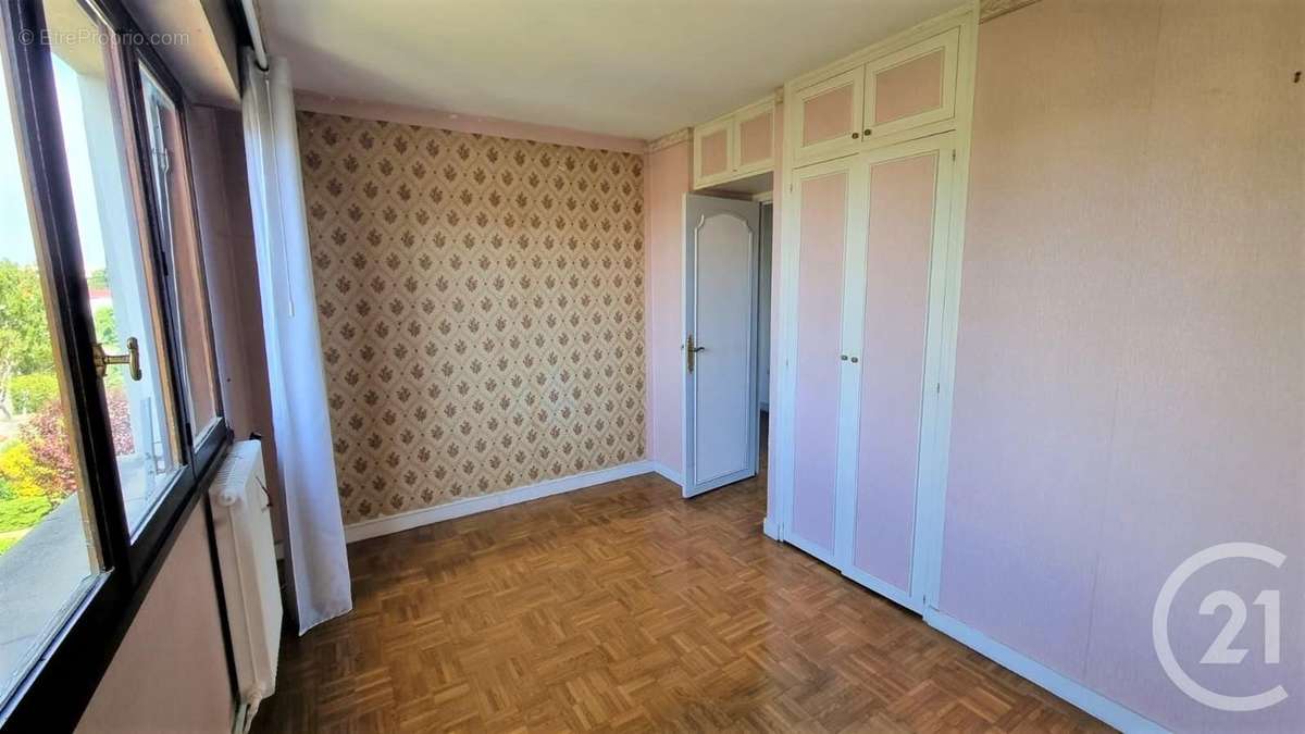 Appartement à SAINT-MAUR-DES-FOSSES