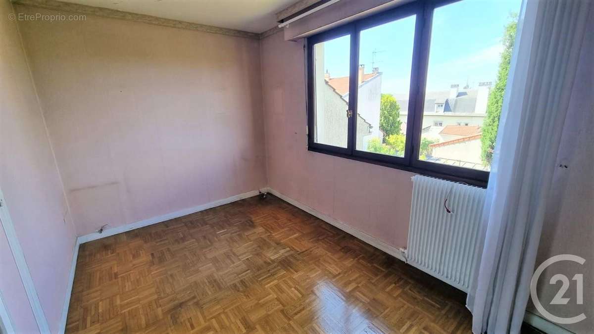 Appartement à SAINT-MAUR-DES-FOSSES