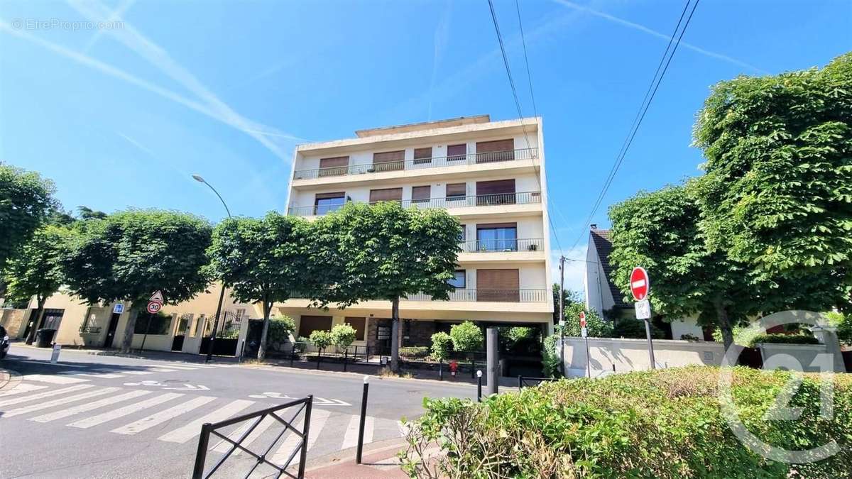 Appartement à SAINT-MAUR-DES-FOSSES