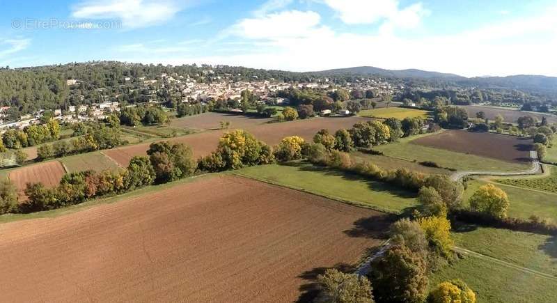 Terrain à CAMPS-LA-SOURCE