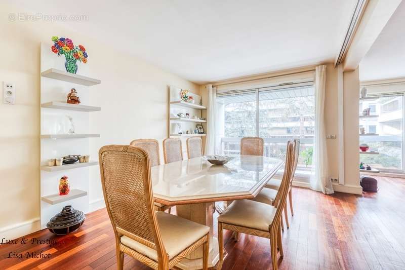 Appartement à NEUILLY-SUR-SEINE