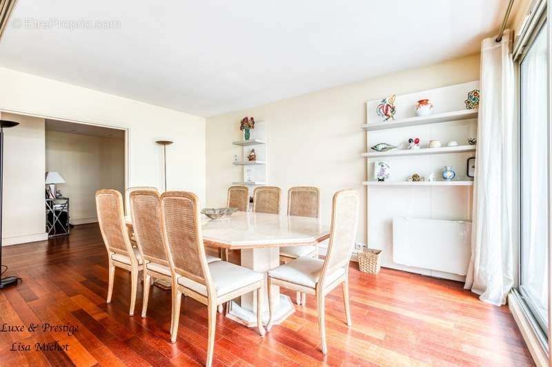 Appartement à NEUILLY-SUR-SEINE