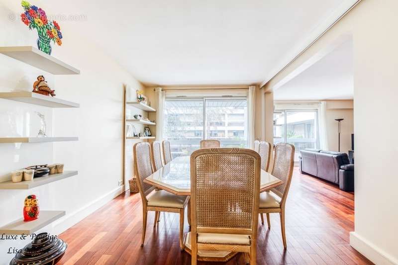 Appartement à NEUILLY-SUR-SEINE