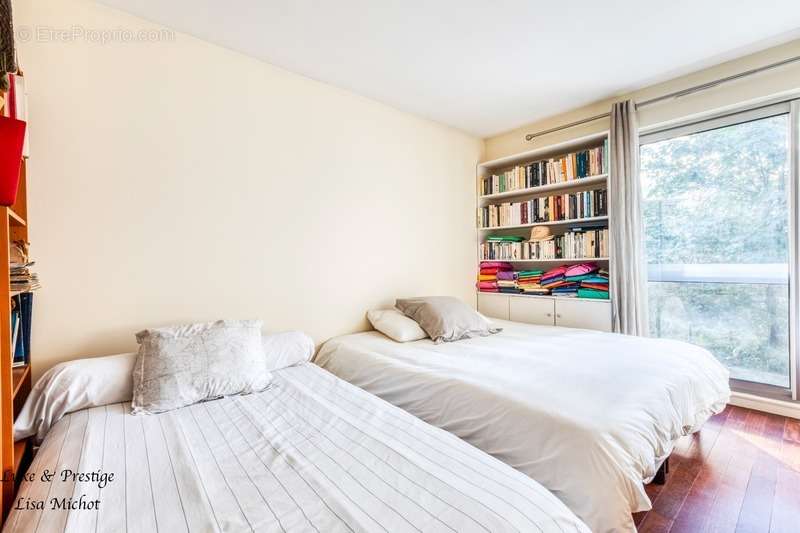 Appartement à NEUILLY-SUR-SEINE