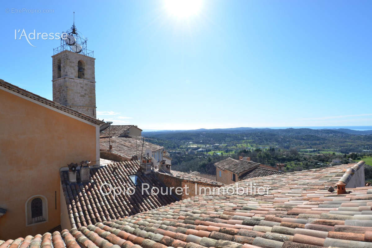 Maison à CHATEAUNEUF-GRASSE