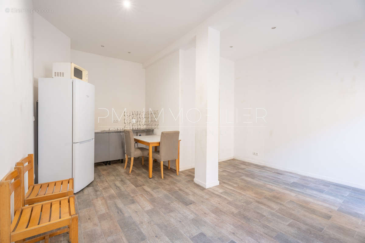 Appartement à MARSEILLE-3E