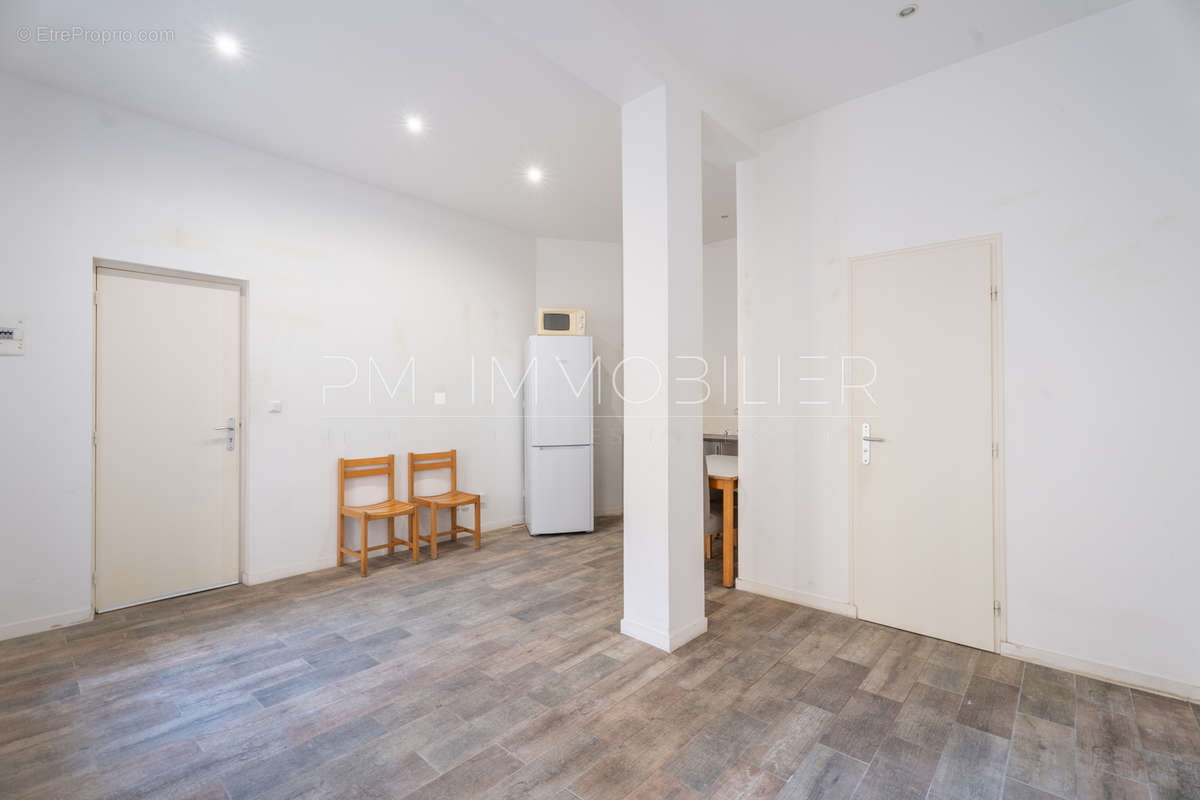 Appartement à MARSEILLE-3E