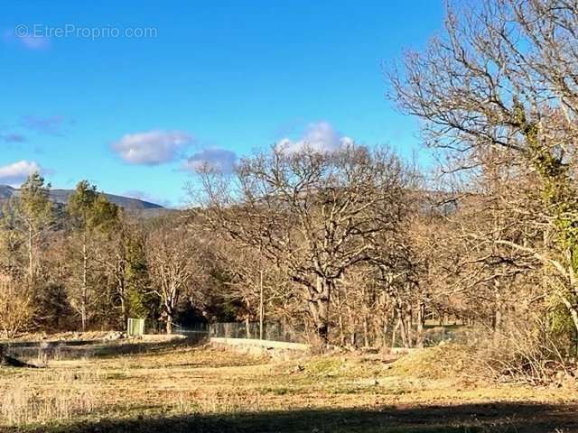 Terrain à TOURRETTES