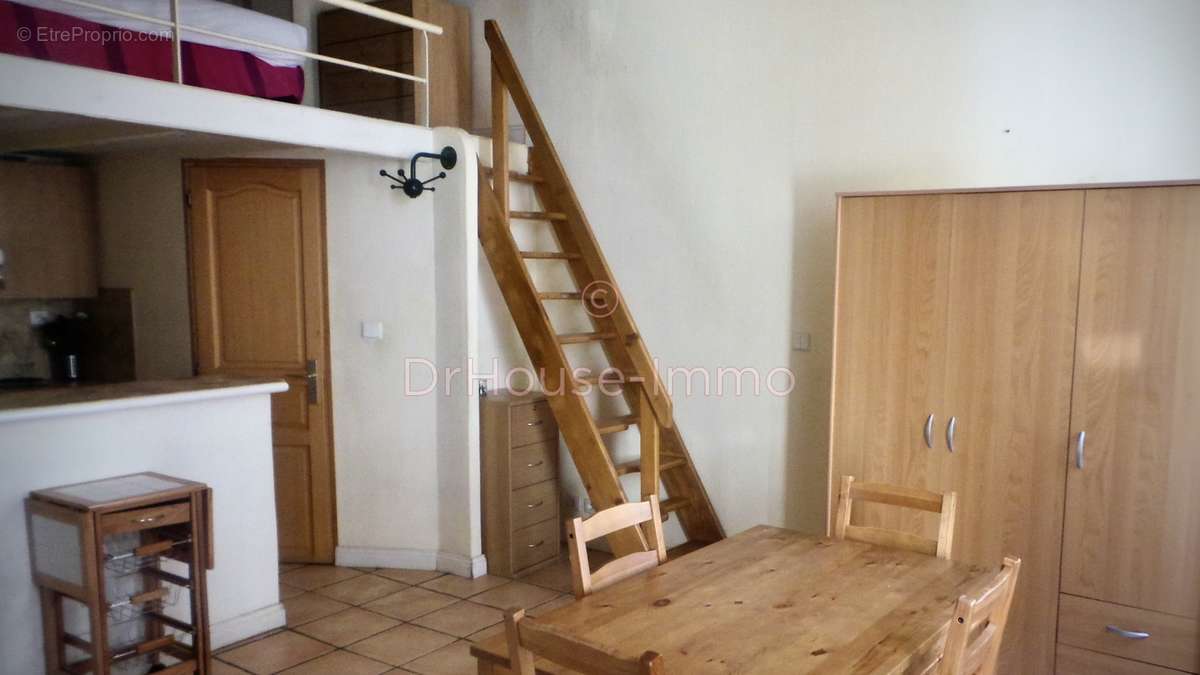 Appartement à MARSEILLE-5E