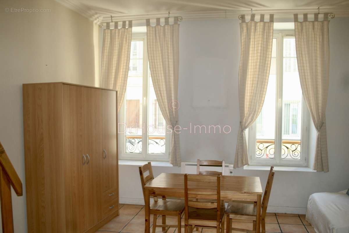 Appartement à MARSEILLE-5E