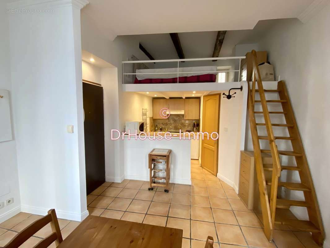 Appartement à MARSEILLE-5E