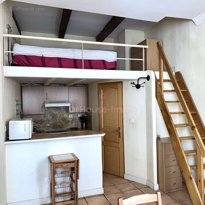 Appartement à MARSEILLE-5E