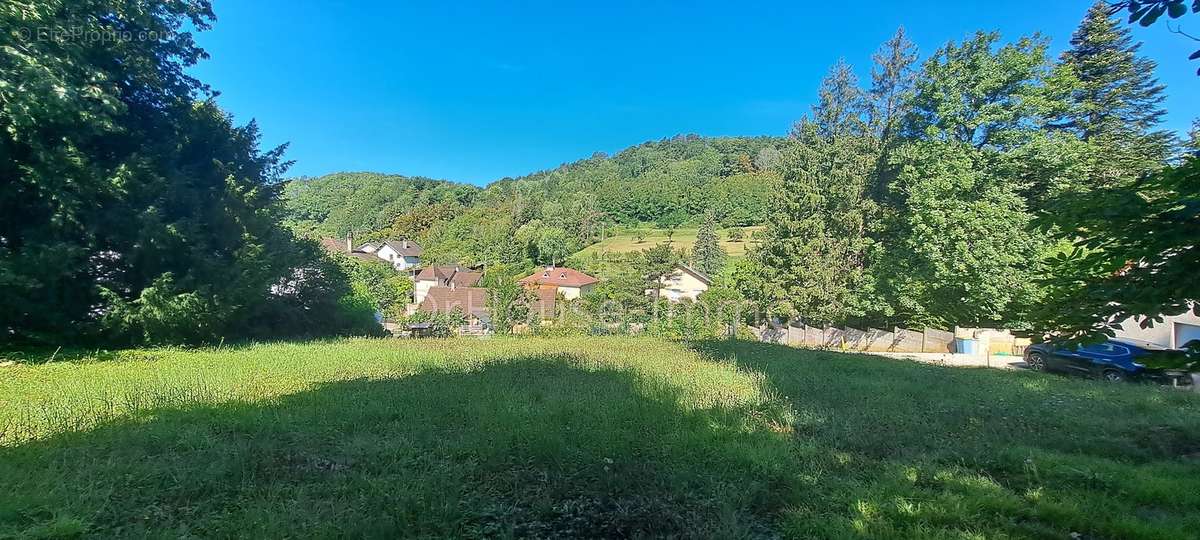 Terrain à LONS-LE-SAUNIER