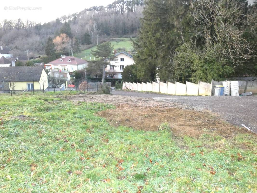 Terrain à LONS-LE-SAUNIER