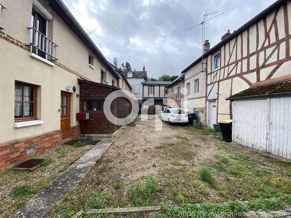 Maison à PONT-SAINT-PIERRE